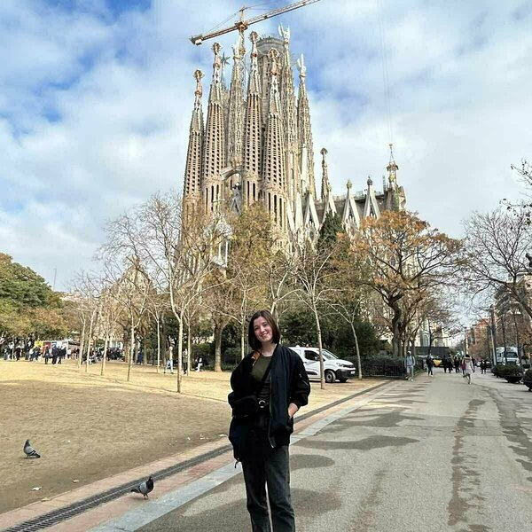 Raleigh Kuipers in front of La Sagrada Familia in Barcelona.